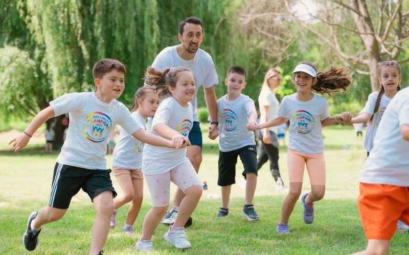 Infographic of air quality, climate, commute, and outdoor activity in California (Image by Pexels)