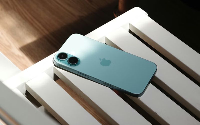 Some offers appear through carrier promotions (Image by Unsplash)