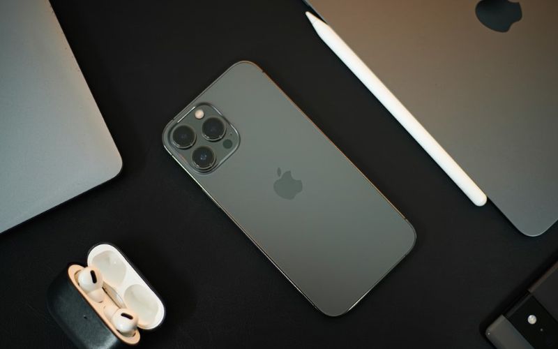 How free government iPhone 13 Pro Max assistance works in the U.S. (Image by Unsplash)