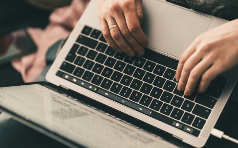 Applicants may still qualify for a free laptop with EBT (Image by Unsplash)