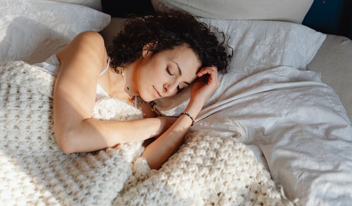 does a lack of sleep cause high blood pressure