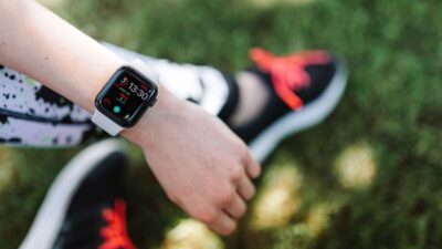 how to pair apple watch to new phone