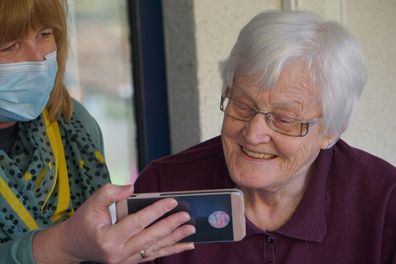 free phones for senior citizens