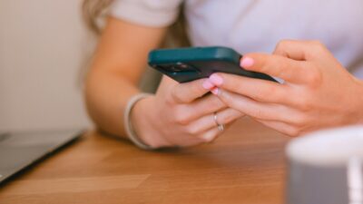 how to cool down your phone