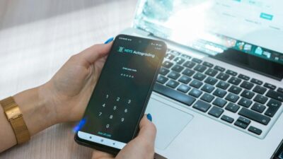 how to know if my phone is hacked