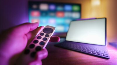 how to connect laptop to tv